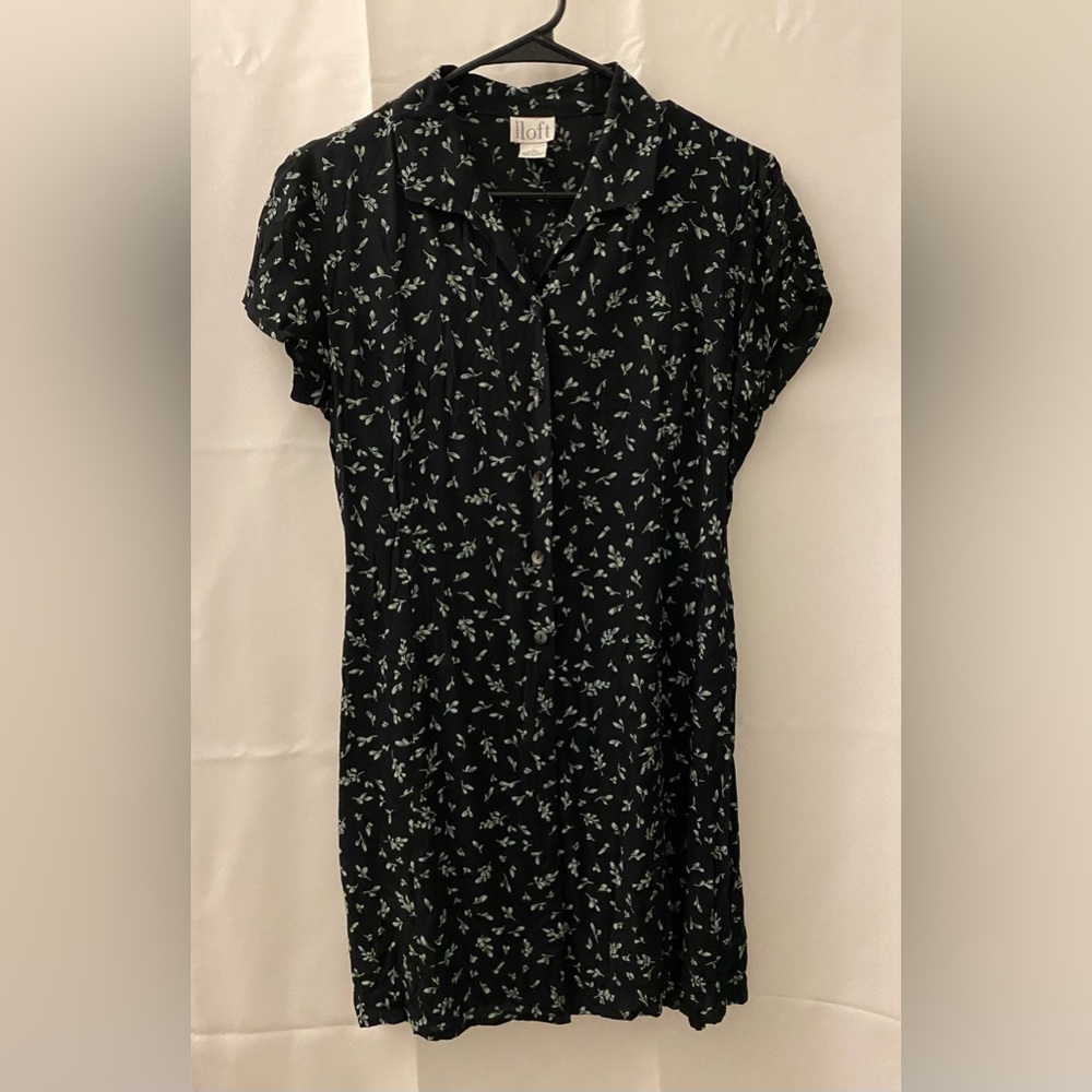 Vintage Ann Taylor Loft Black Floral dress Size 6 P 100% Rayon